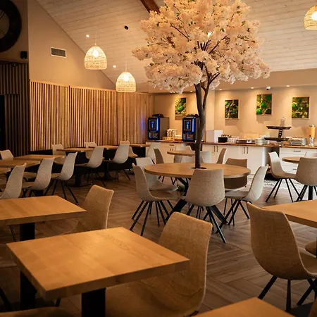 Logis Clermotel - & Restaurant فندق أنييتْسْ