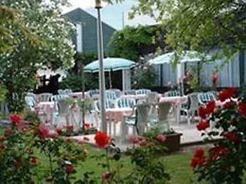 Logis Clermotel - & Restaurant 3* 아네