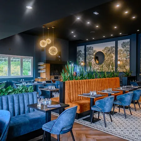 Logis Clermotel - & Restaurant فندق 3*