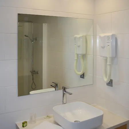 فندق Logis Clermotel - & Restaurant أنييتْسْ