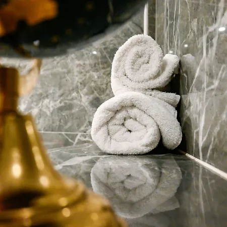 Logis Clermotel - & Restaurant فندق 3*