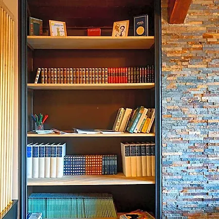 Logis Clermotel - & Restaurant 3* 아네