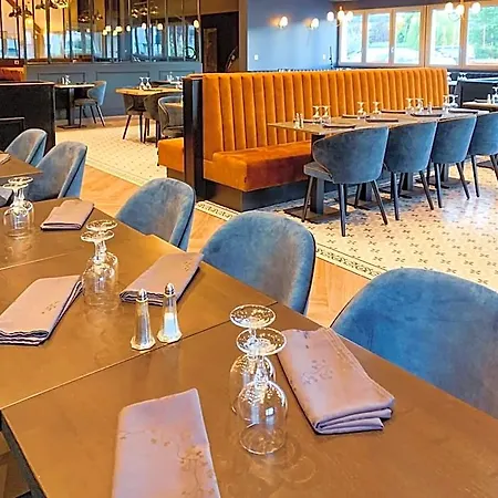 Logis Clermotel - & Restaurant 호텔 아네