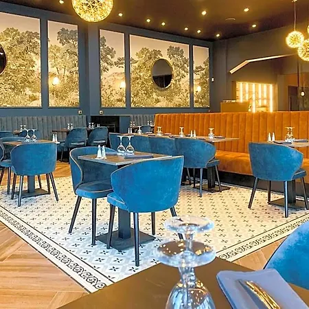 Logis Clermotel - & Restaurant 아네