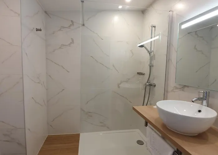 Logis Clermotel - & Restaurant Szálloda